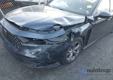 2024 Honda Accord Ex z USA, uszkodzony, nr VIN 1HGCY1F37RA027685